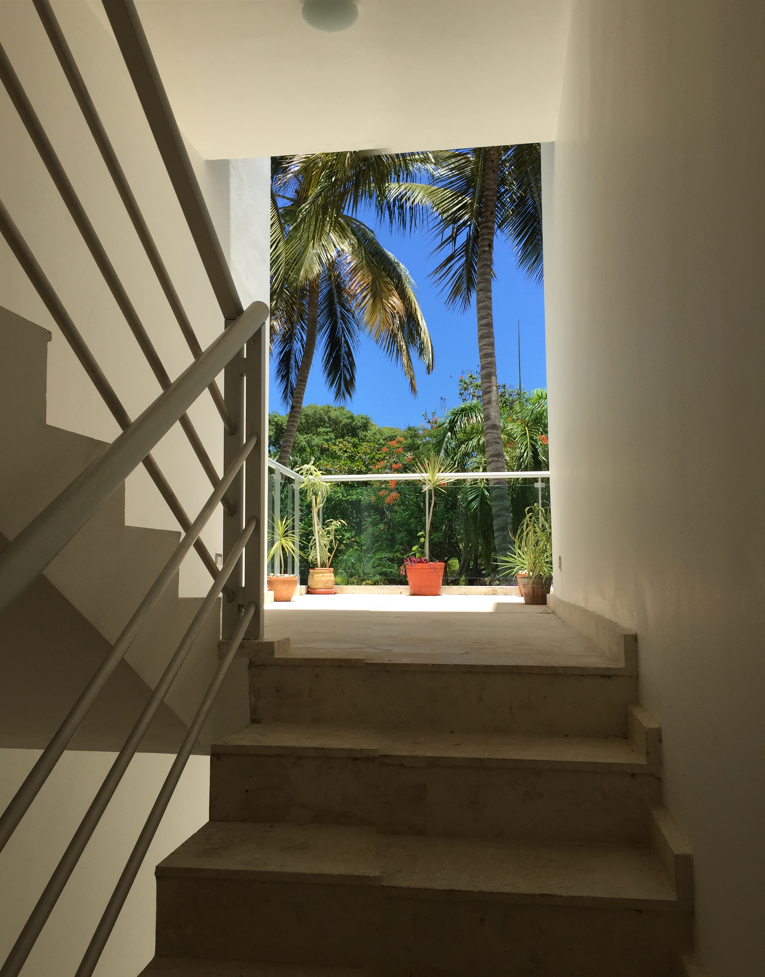 Ocean Rocks apartment G4 photo 6