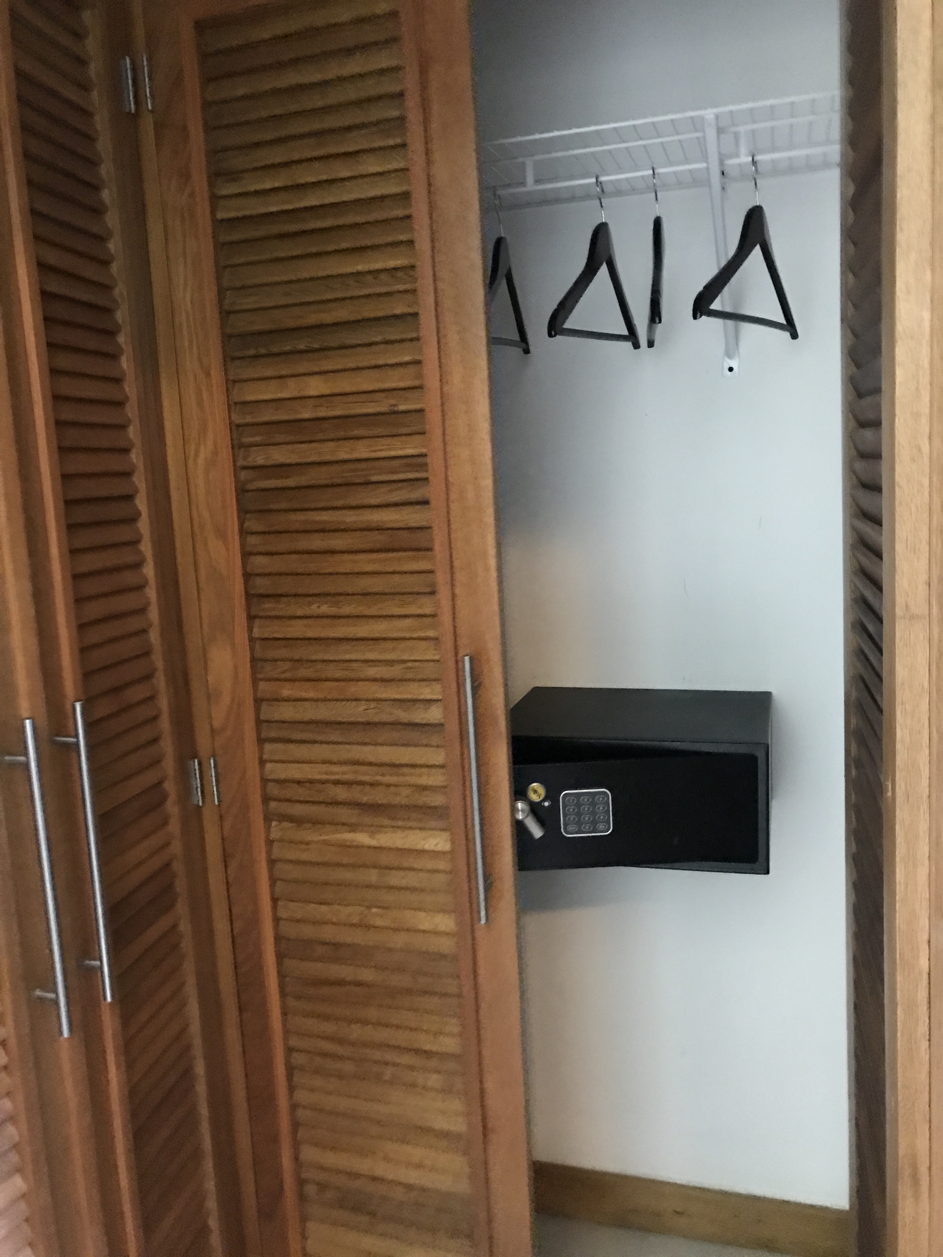 Ocean Rocks apartment H3 photo 9