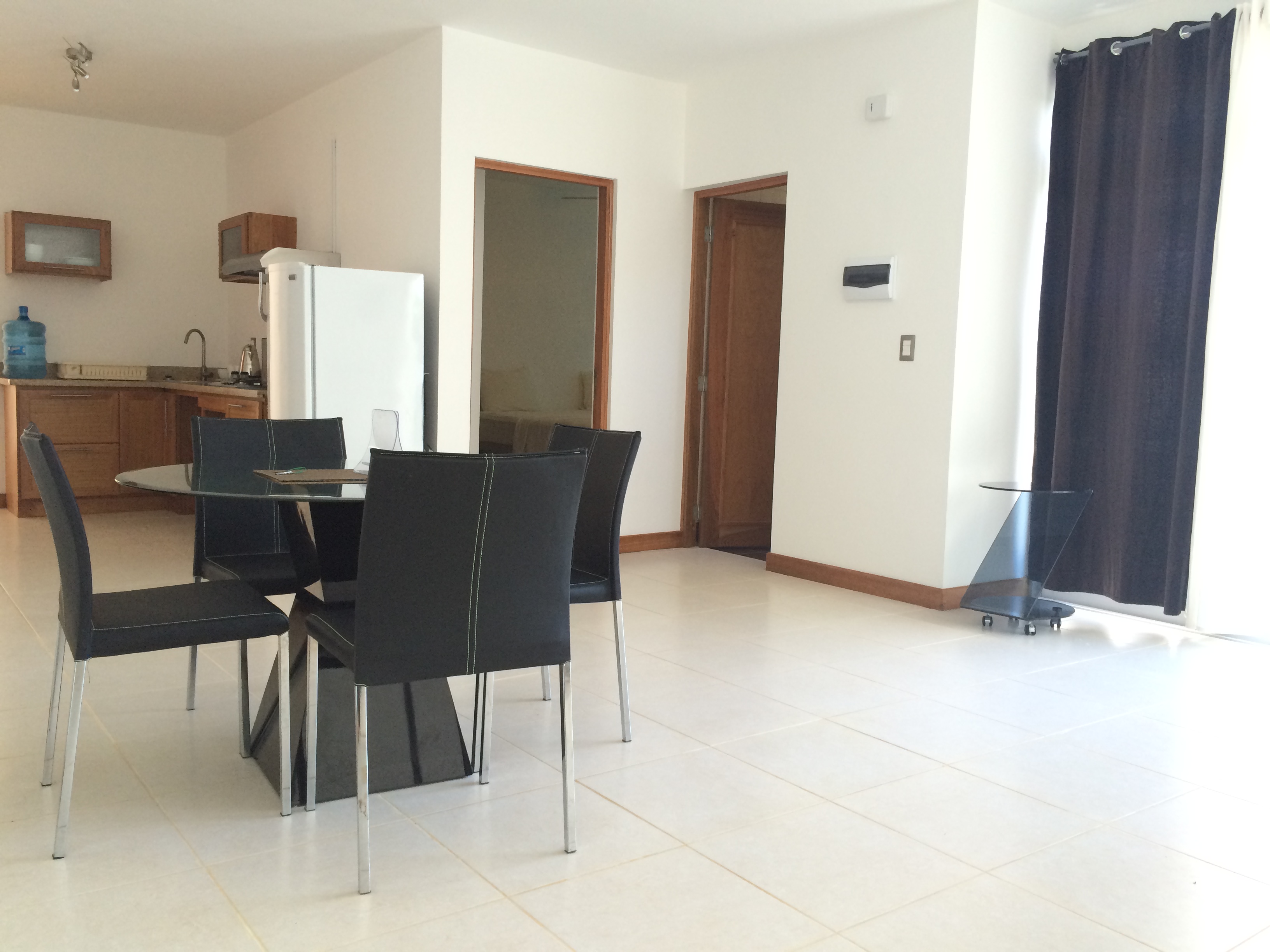 Ocean Rocks apartment H4 photo 3