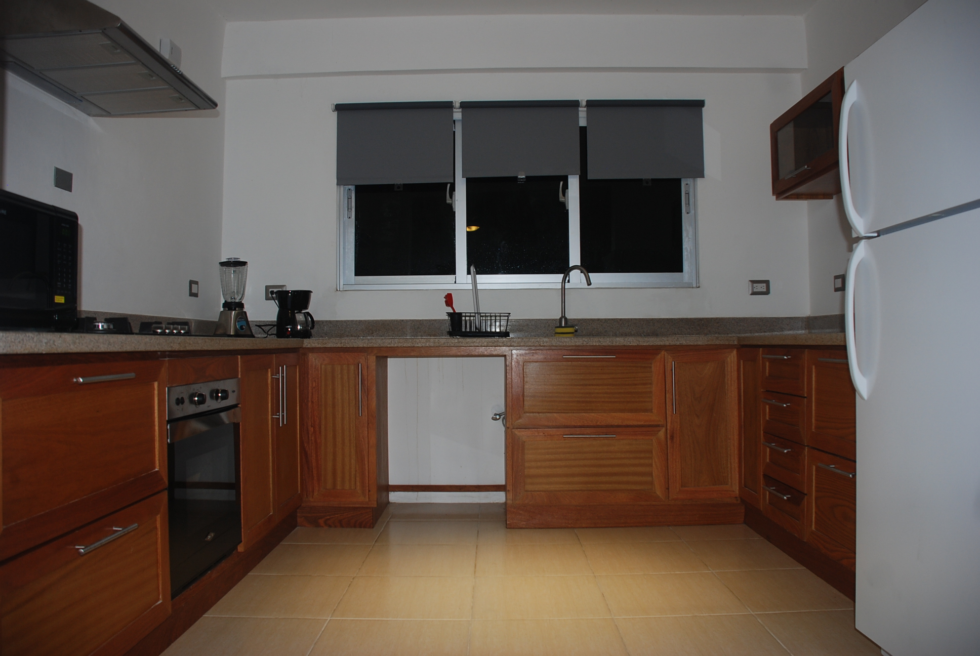 Ocean Rocks apartment I2 photo 9